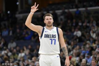 脱颖而出的 脱颖而出的